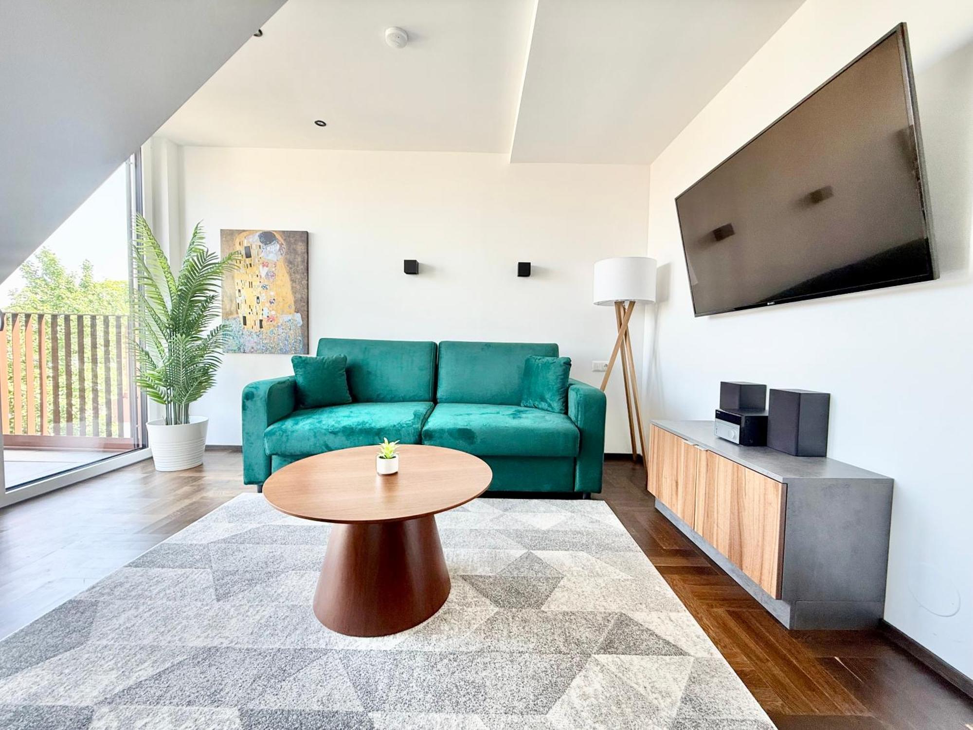 Penthouse Mit Parkplatz Und Balkon Apartment